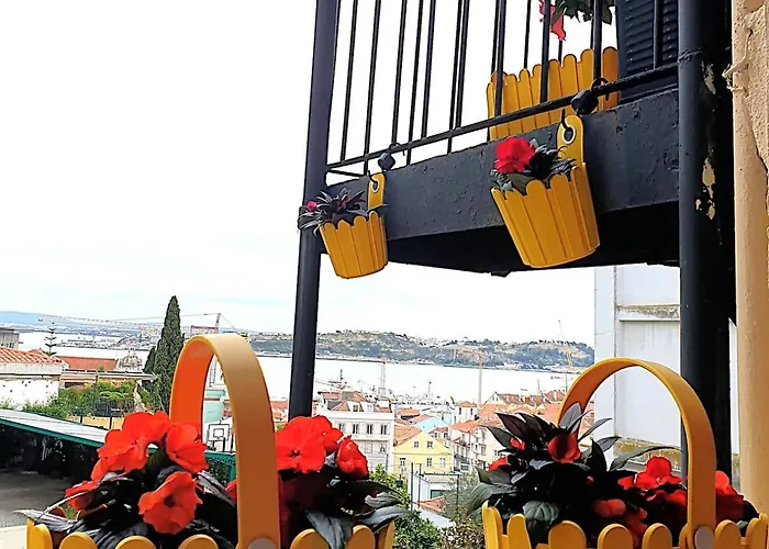 River View - Lapa District - Your In Lisbon! Apartman