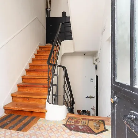 River View - Lapa District - Your In Lisbon! Апартаменты *