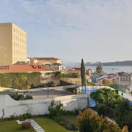 River View - Lapa District - Your In Lisbon!